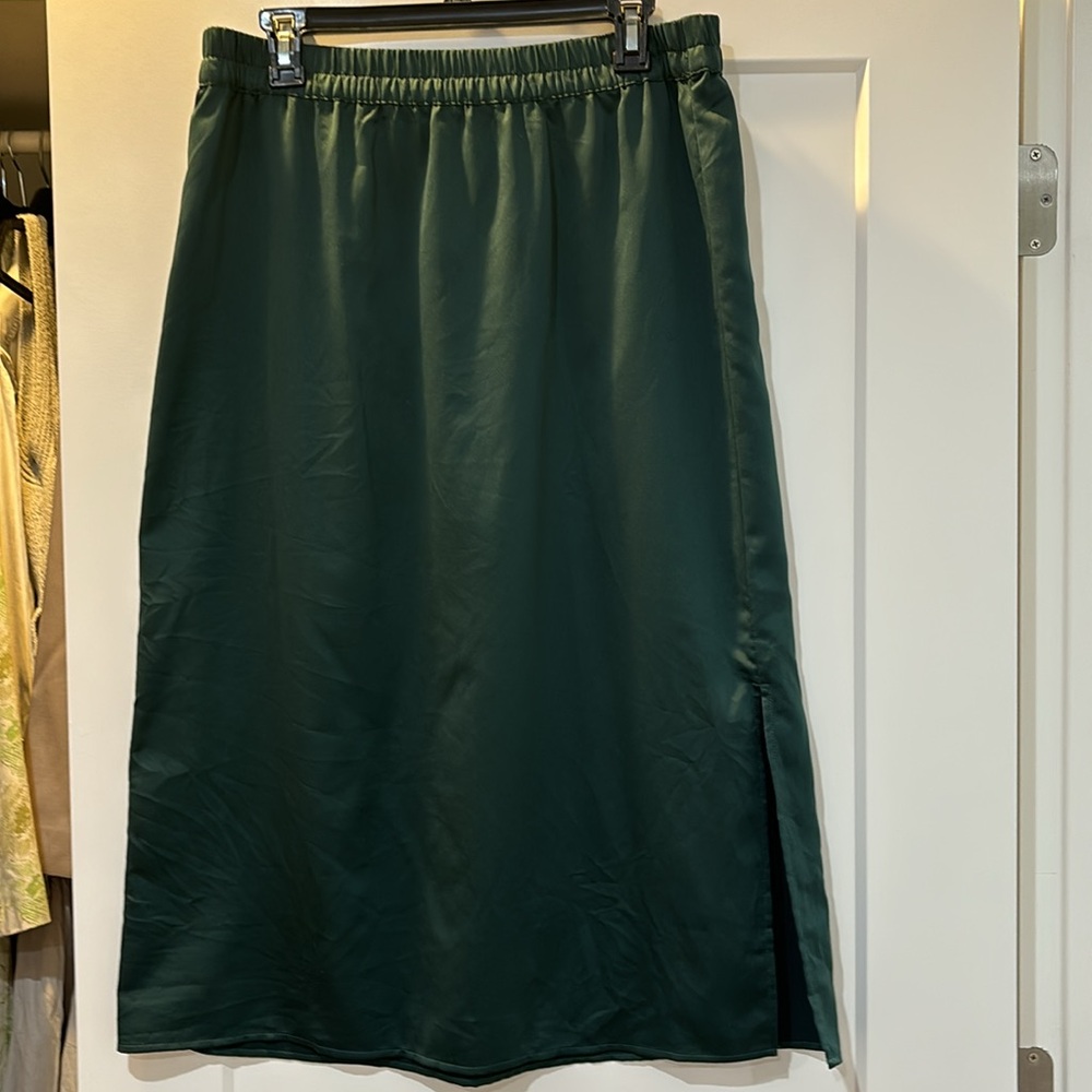 Forest green Gap satin look midi skirt.